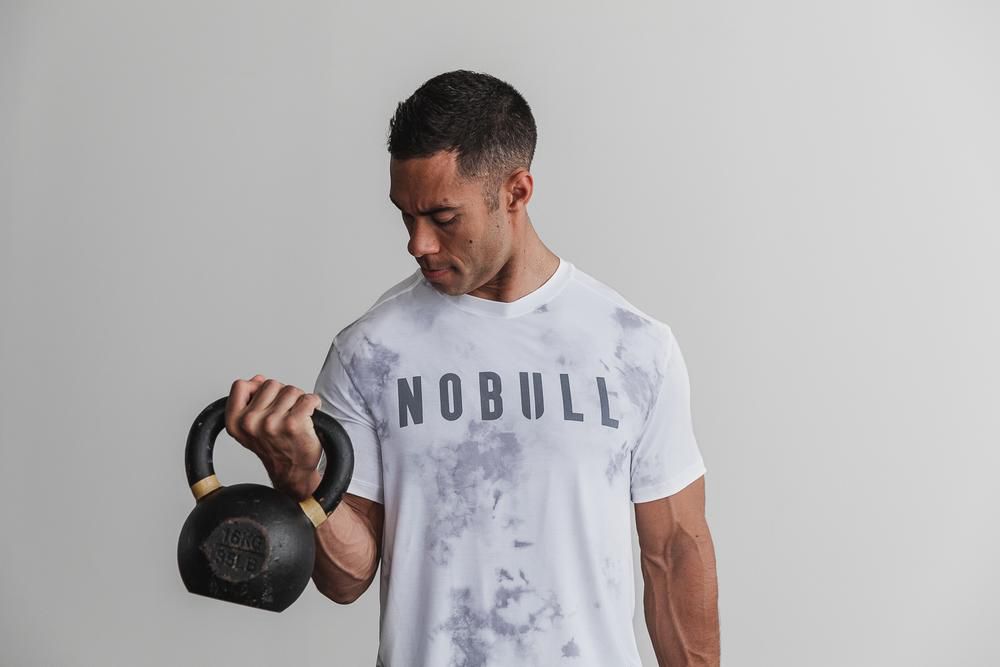 NOBULL Tişört Erkek - Beyaz Tie-Dye - Turkiye (FKH-578362)